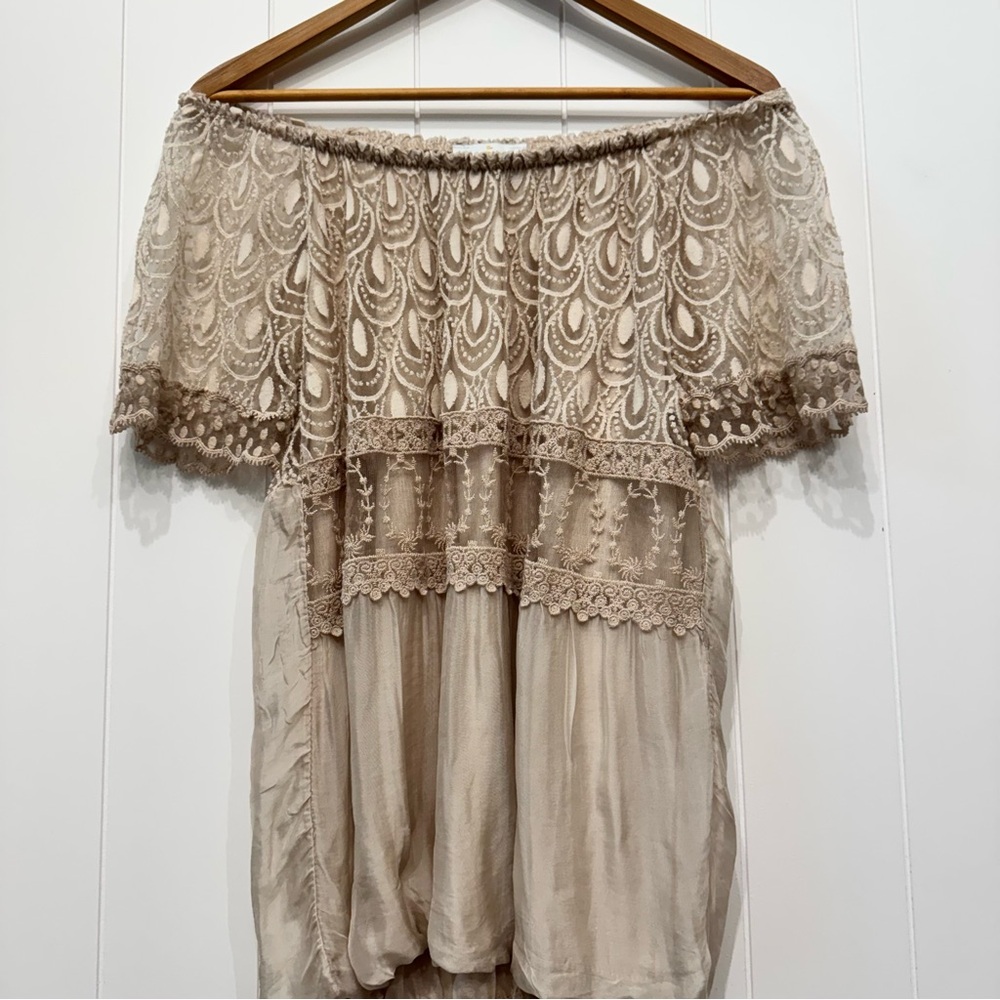 Belle France Beige Off the Shoulder Silk Blend Short Sleeve Lace Top Size Medium